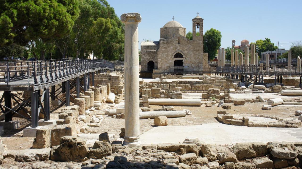 Townhouse Queens Gardens Paphos Exteriör bild