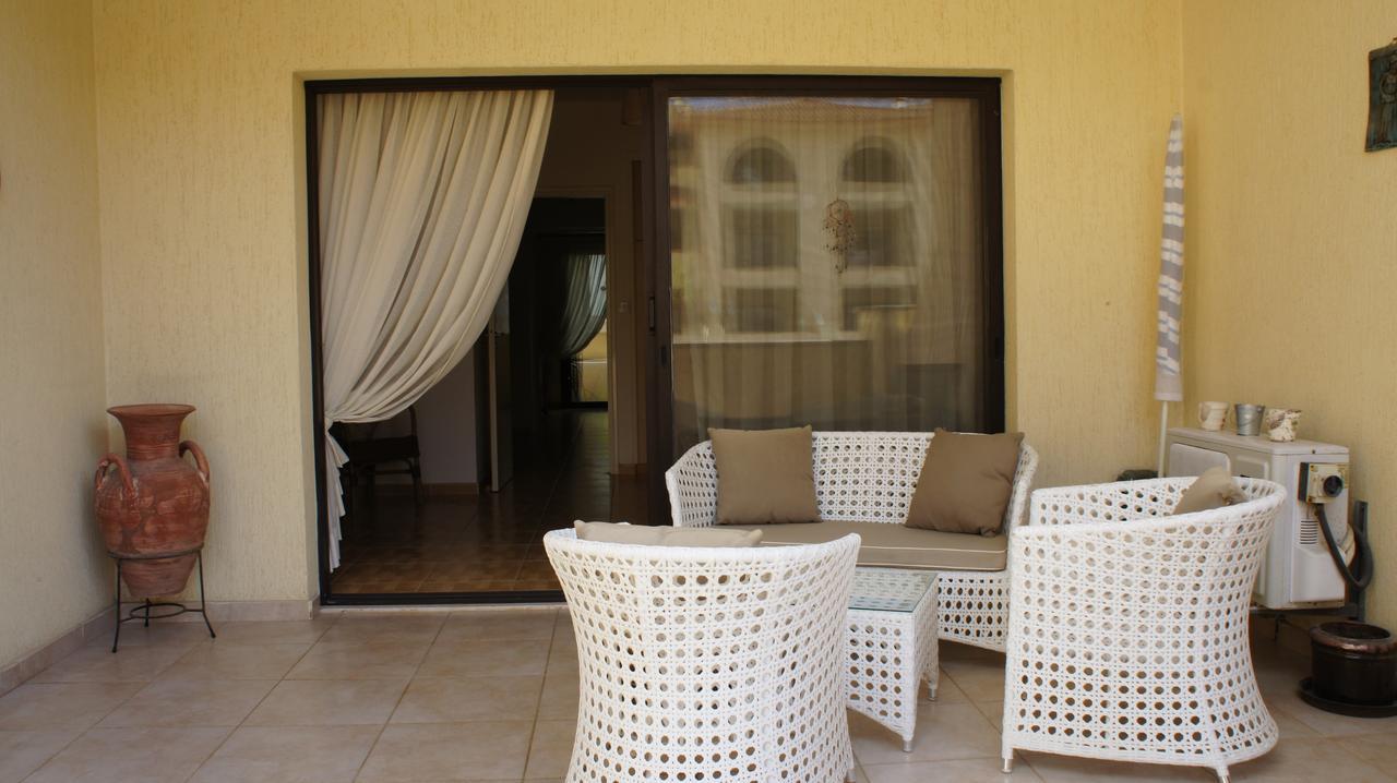 Townhouse Queens Gardens Paphos Exteriör bild