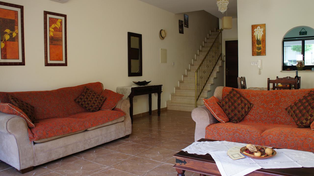 Townhouse Queens Gardens Paphos Exteriör bild