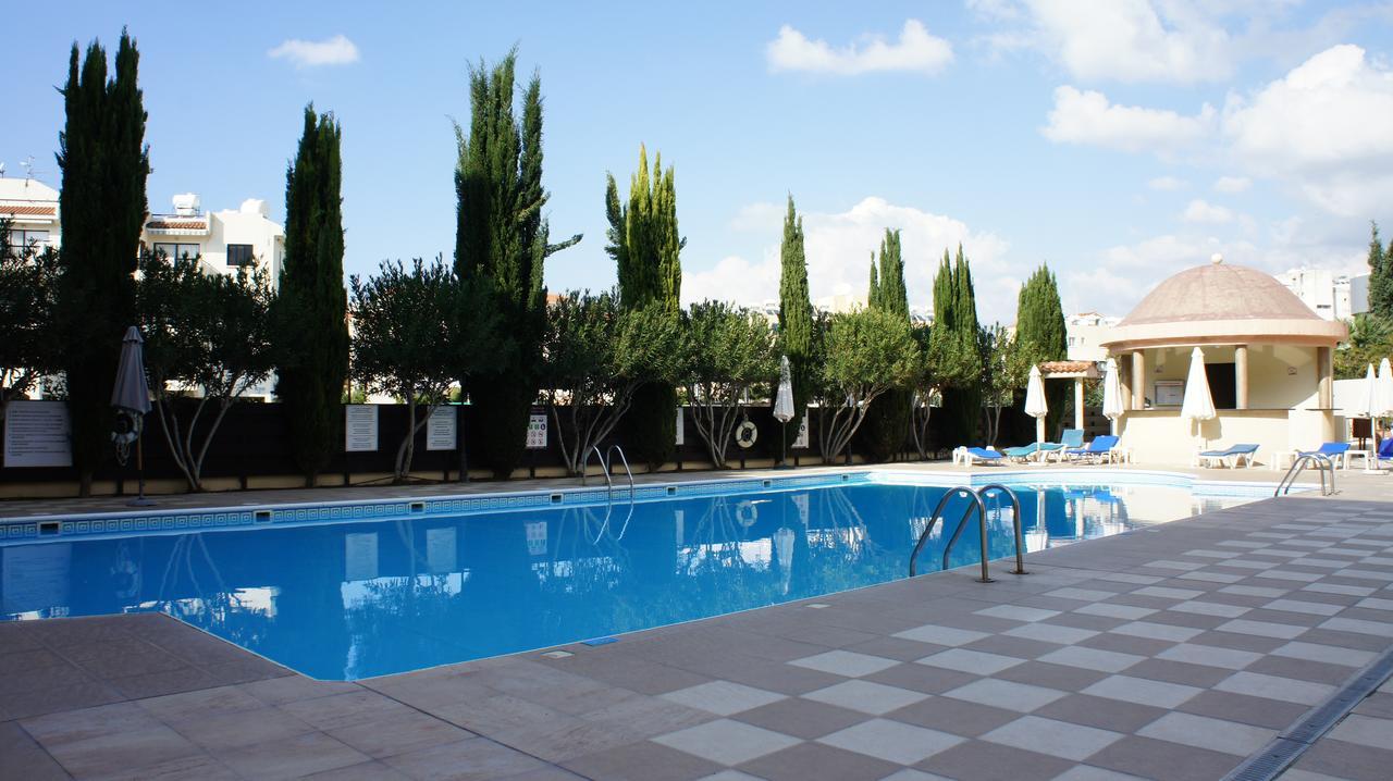 Townhouse Queens Gardens Paphos Rum bild